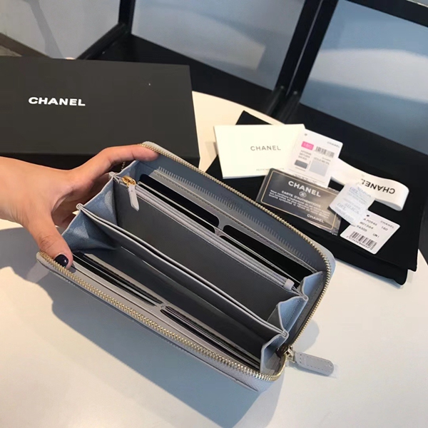 シャネル財布着用イメージ